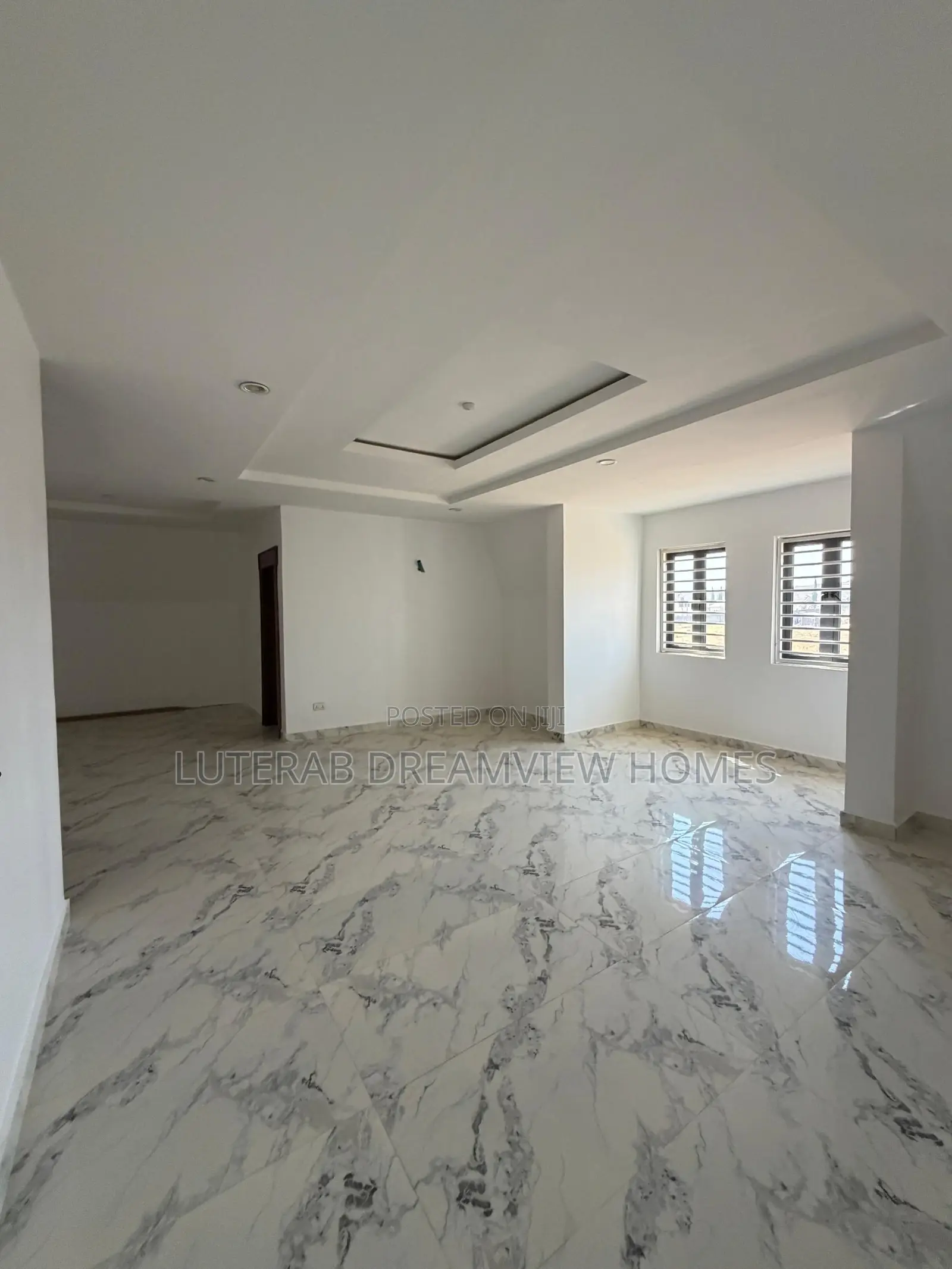 7bdrm Mansion in Gwarinpa for sale in Gwarinpa