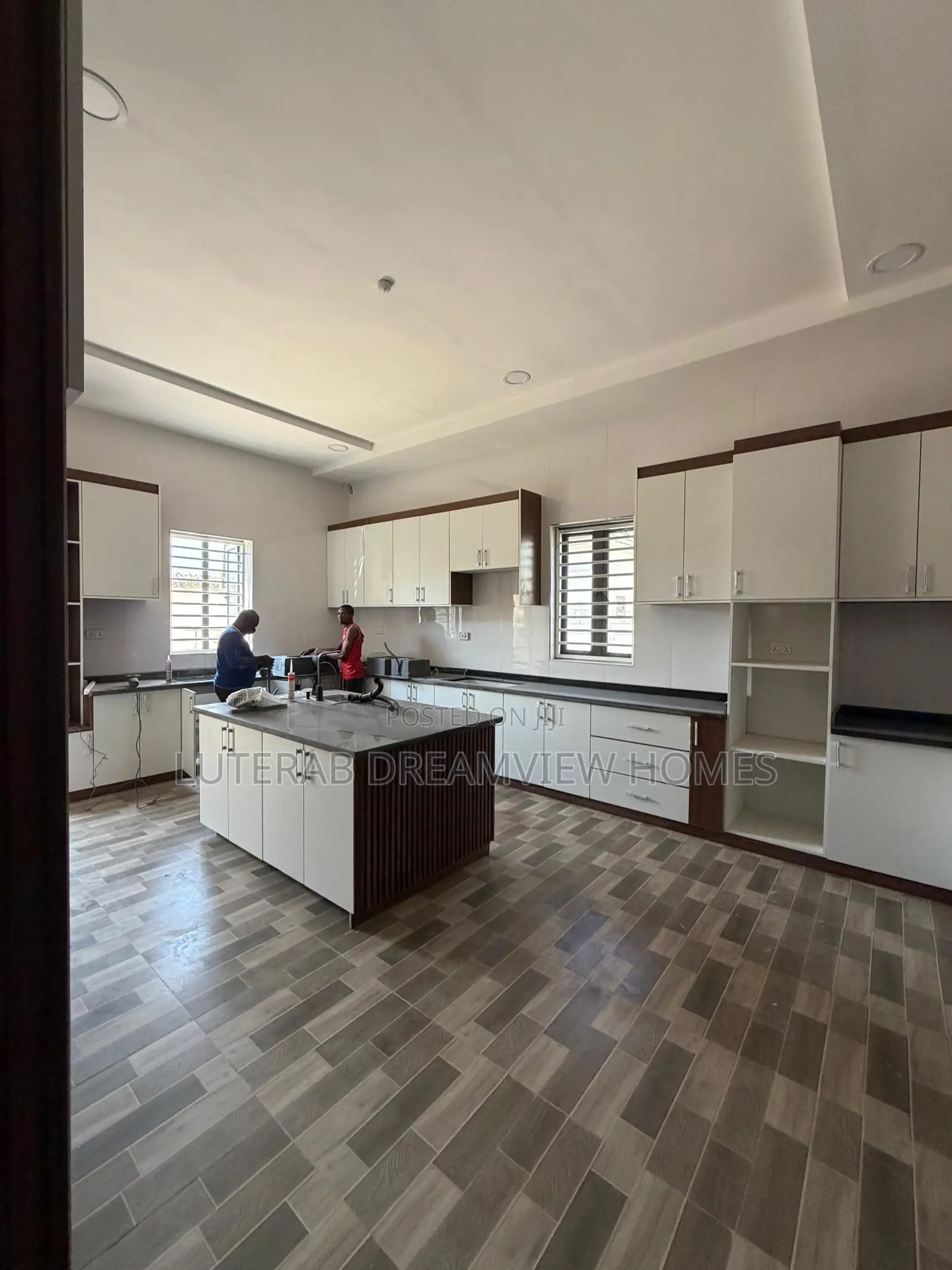 7bdrm Mansion in Gwarinpa for sale in Gwarinpa