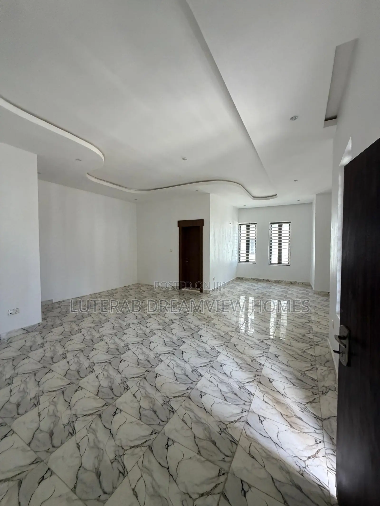 7bdrm Mansion in Gwarinpa for sale in Gwarinpa