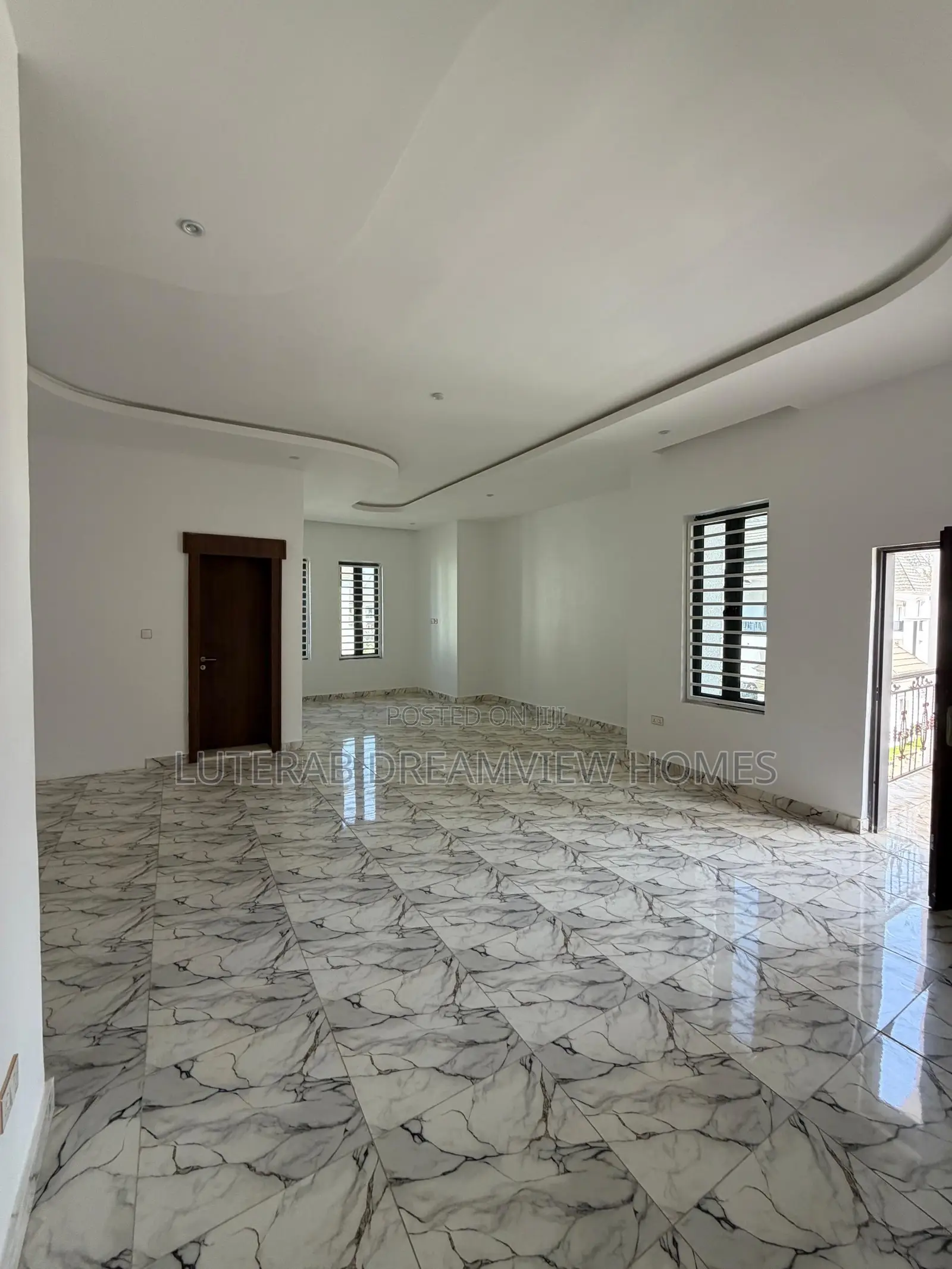 7bdrm Mansion in Gwarinpa for sale in Gwarinpa