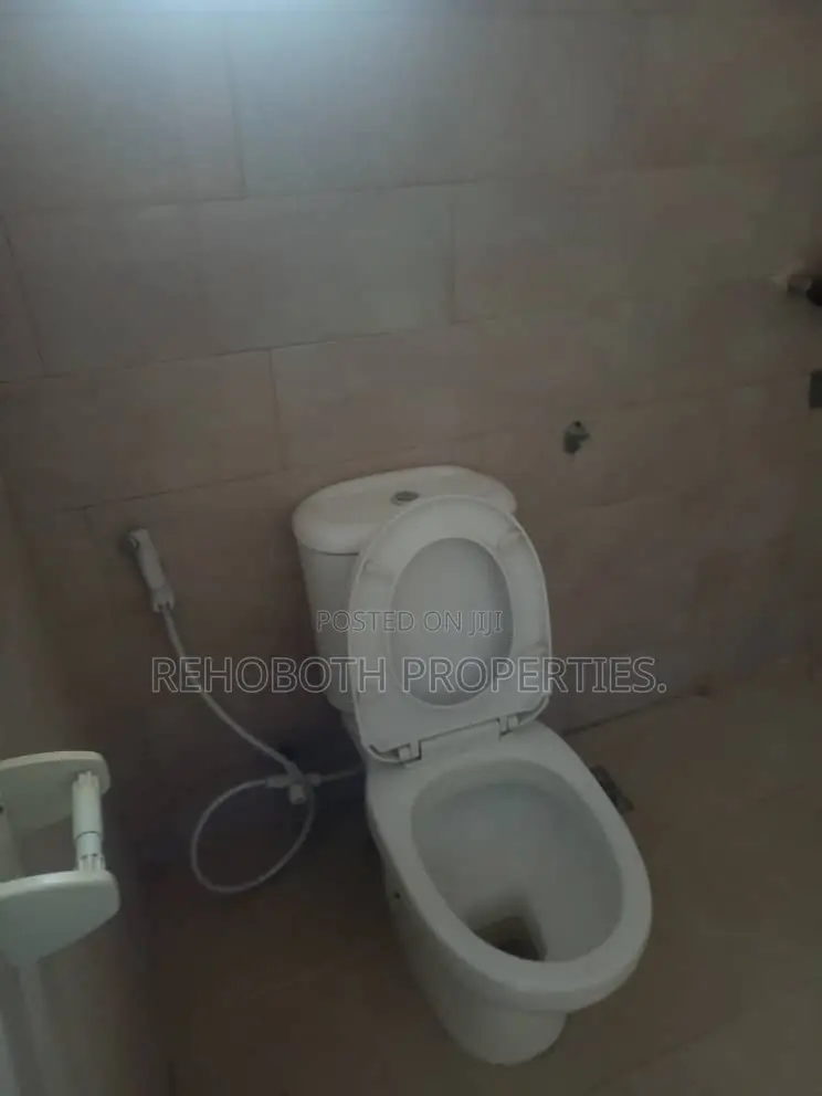 3bdrm Apartment in Elebu Oja, Akala Express for rent in Akala Express