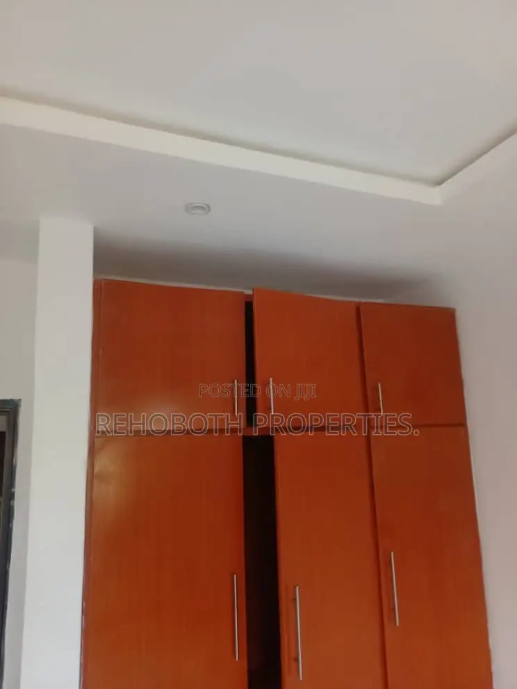 3bdrm Apartment in Elebu Oja, Akala Express for rent in Akala Express