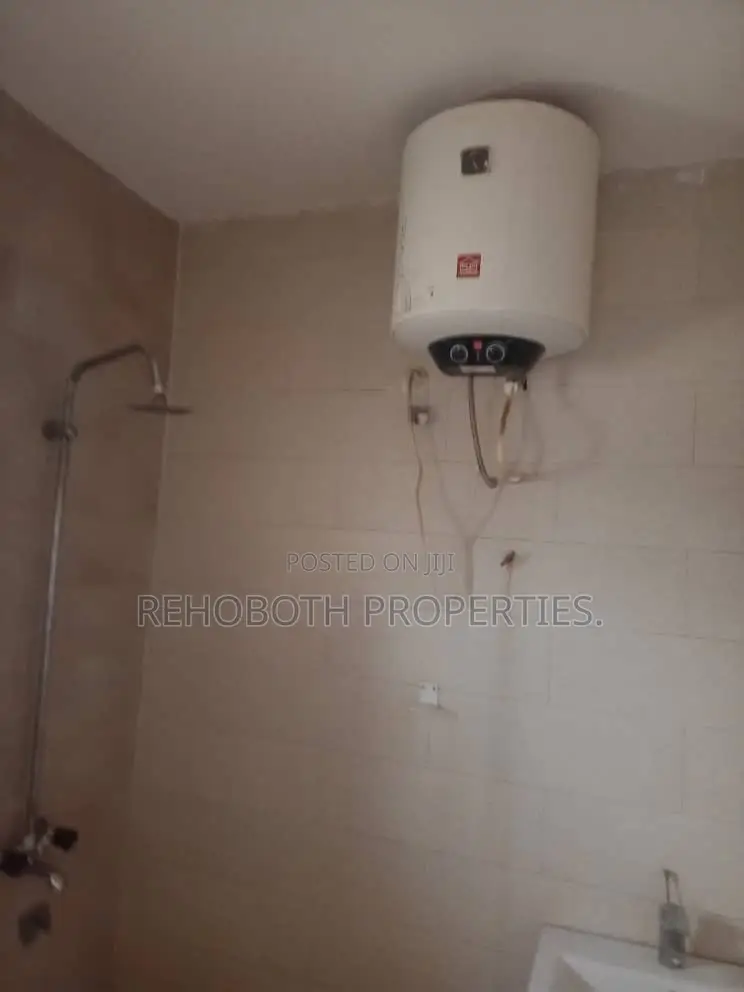 3bdrm Apartment in Elebu Oja, Akala Express for rent in Akala Express