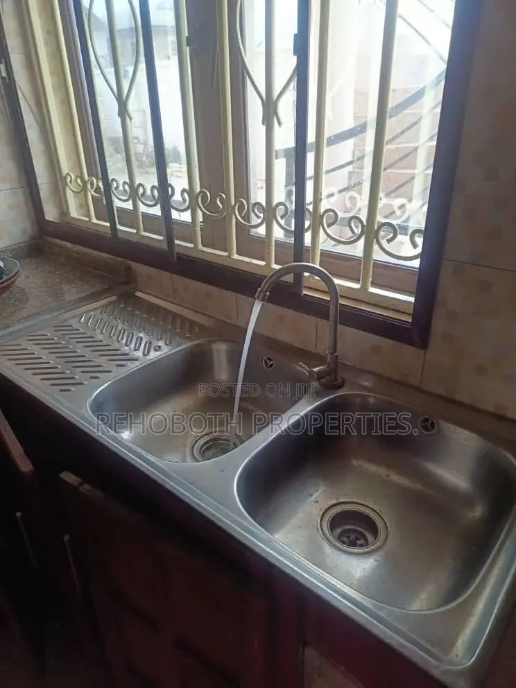 3bdrm Apartment in Elebu Oja, Akala Express for rent in Akala Express