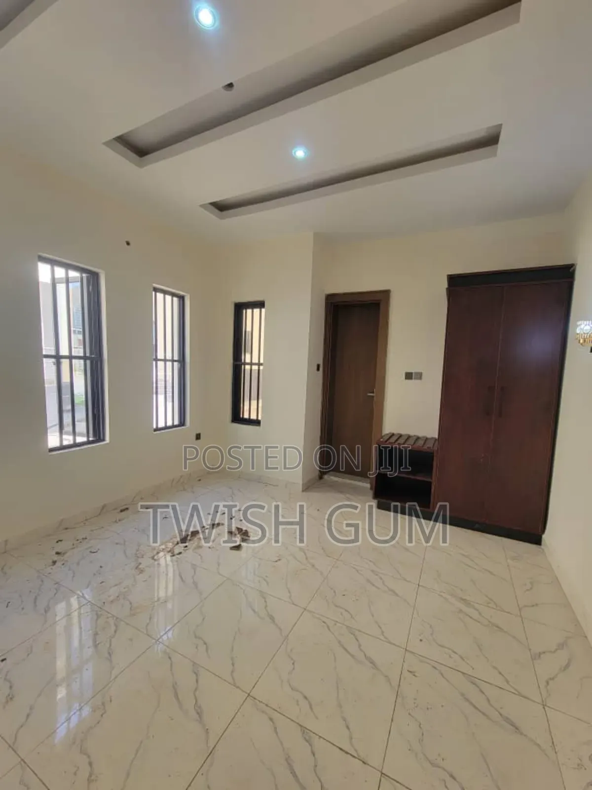 2bdrm Block of Flats in Blak Dot Shelters., Lugbe District for rent in Lugbe District