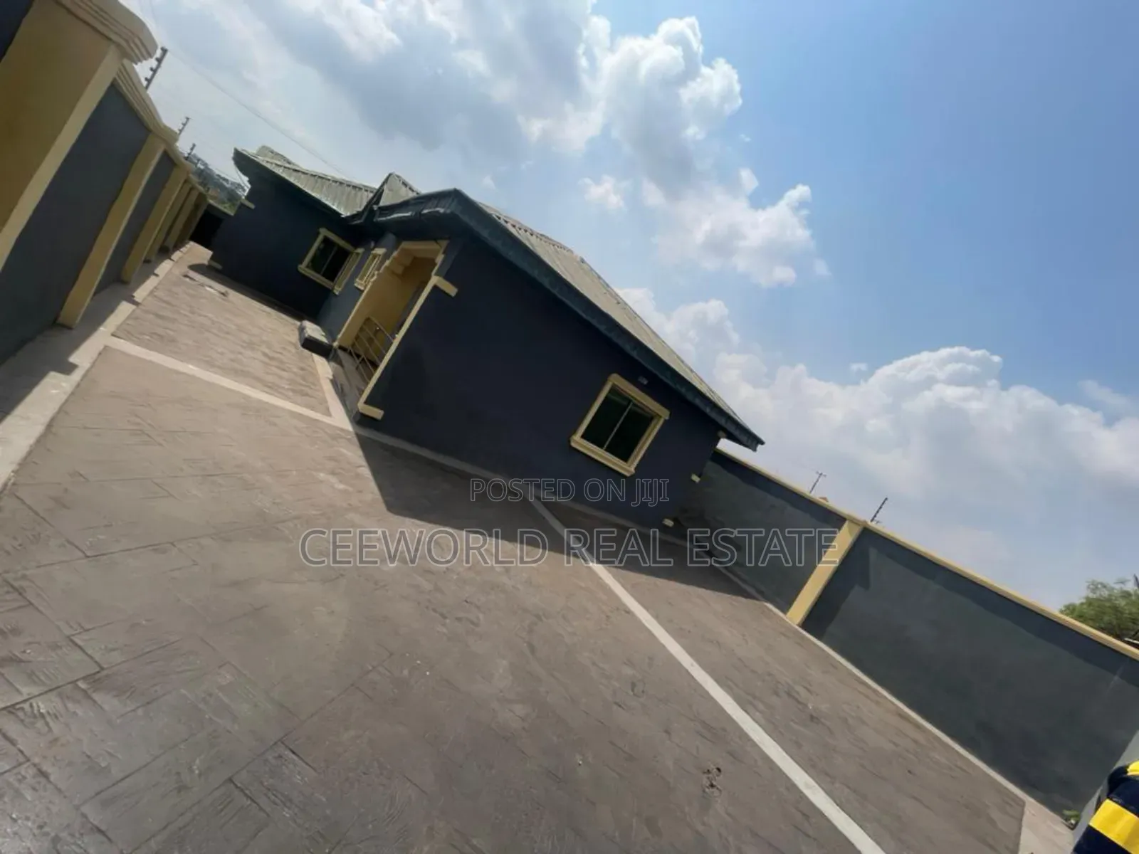 3bdrm Block of Flats in Nigerian Brewery, Ibadan for sale in Ibadan