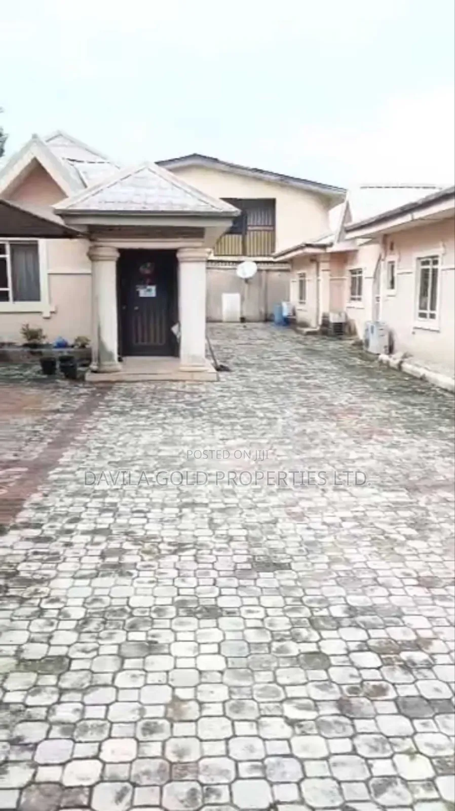 12bdrm Block of Flats in Benin City for sale in Benin City