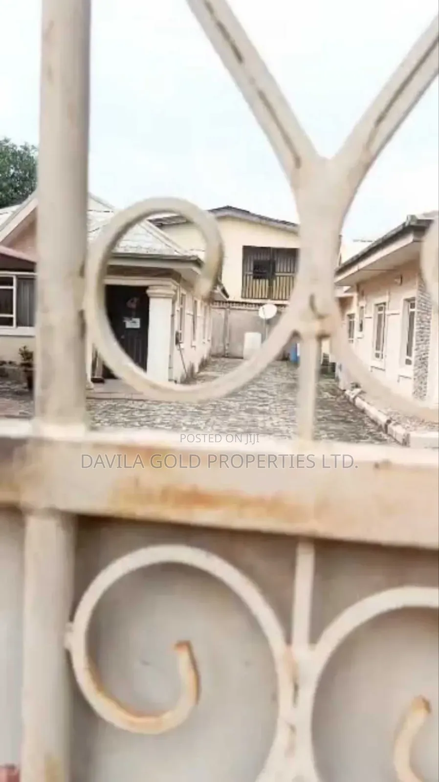 12bdrm Block of Flats in Benin City for sale in Benin City