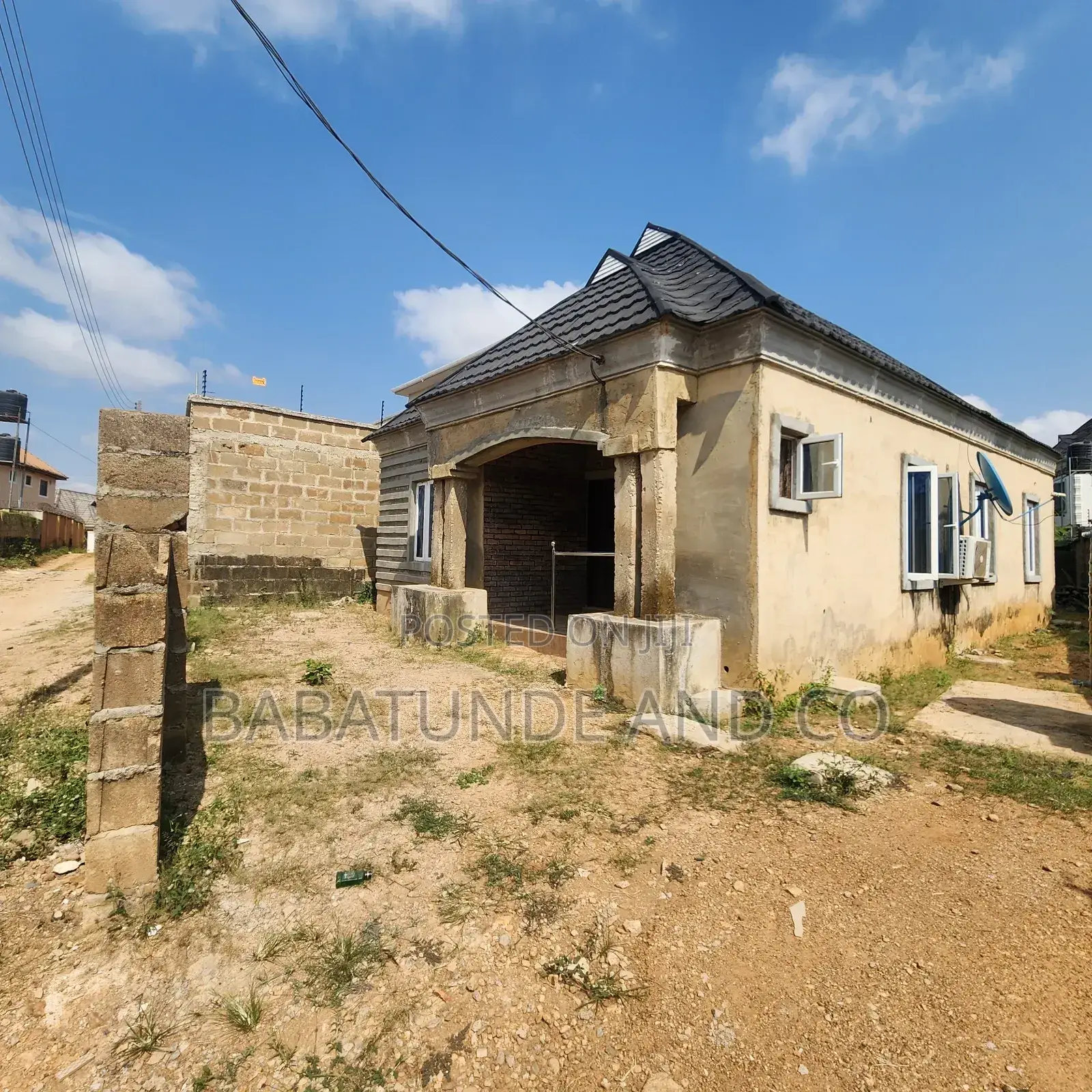 3bdrm Bungalow in Akoto Estate, Elebu for sale in Ibadan