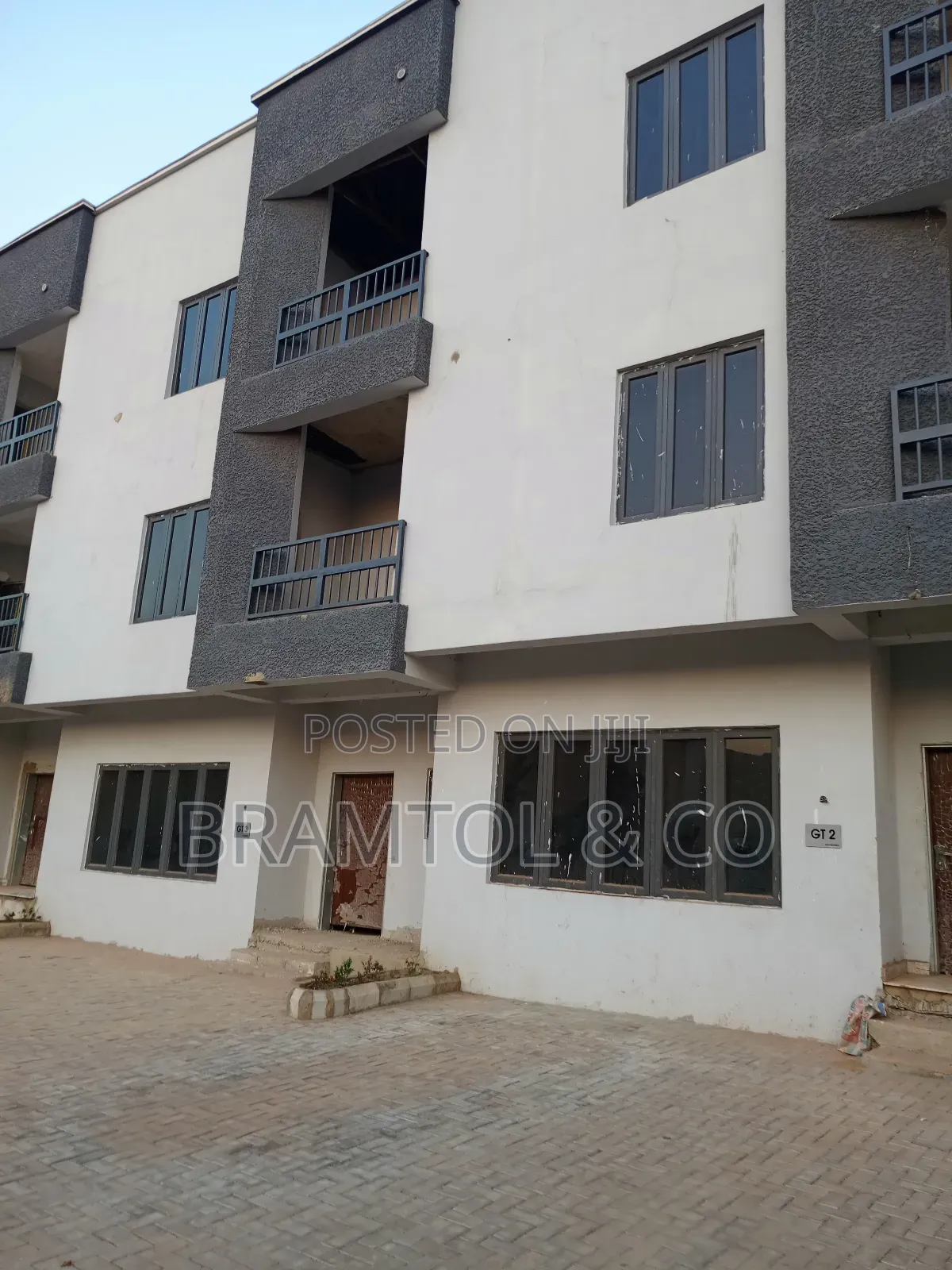 4bdrm Duplex in Zone 6 / Wuse for sale in Zone 6 / Wuse
