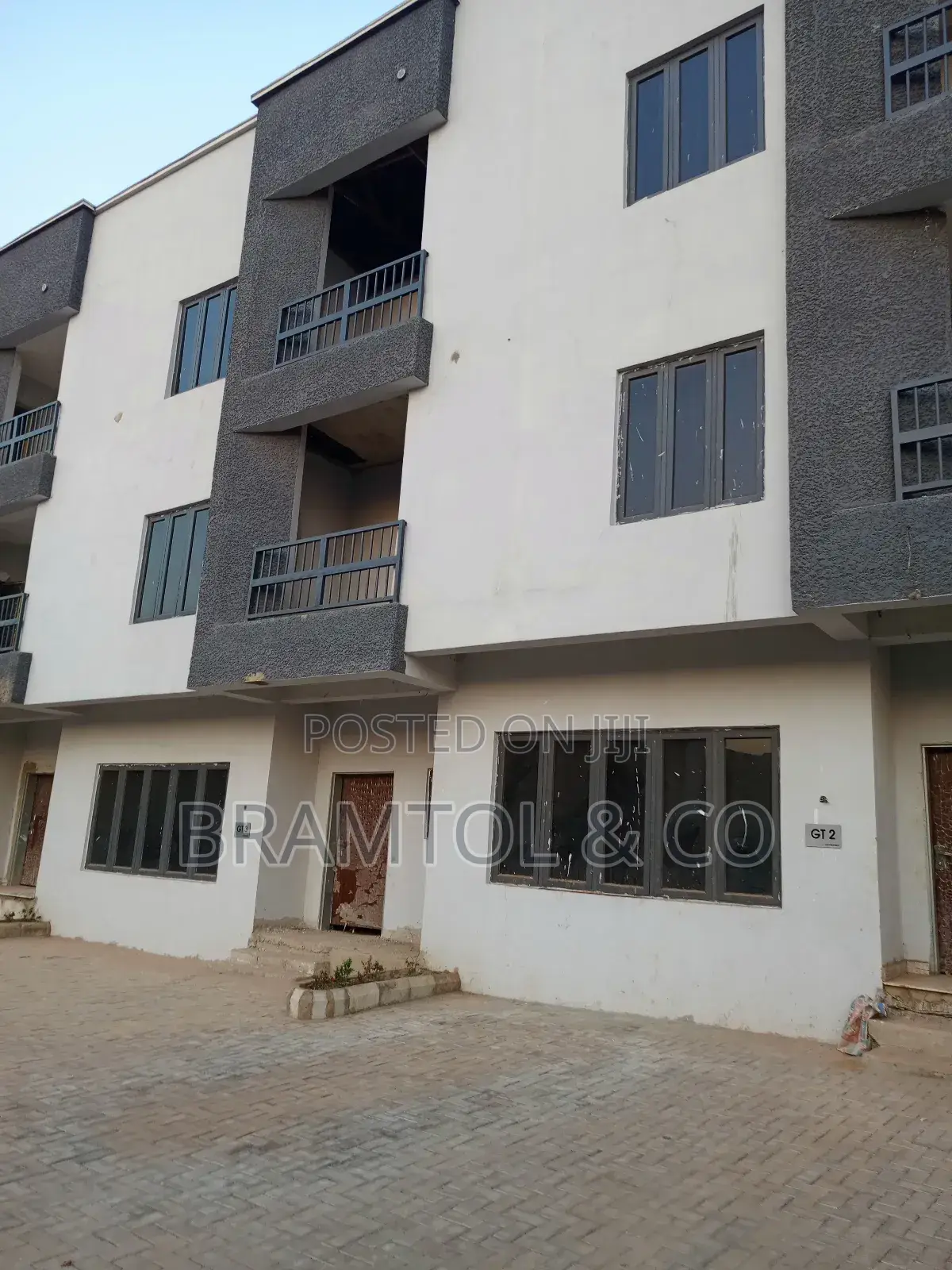 4bdrm Duplex in Zone 6 / Wuse for sale in Zone 6 / Wuse