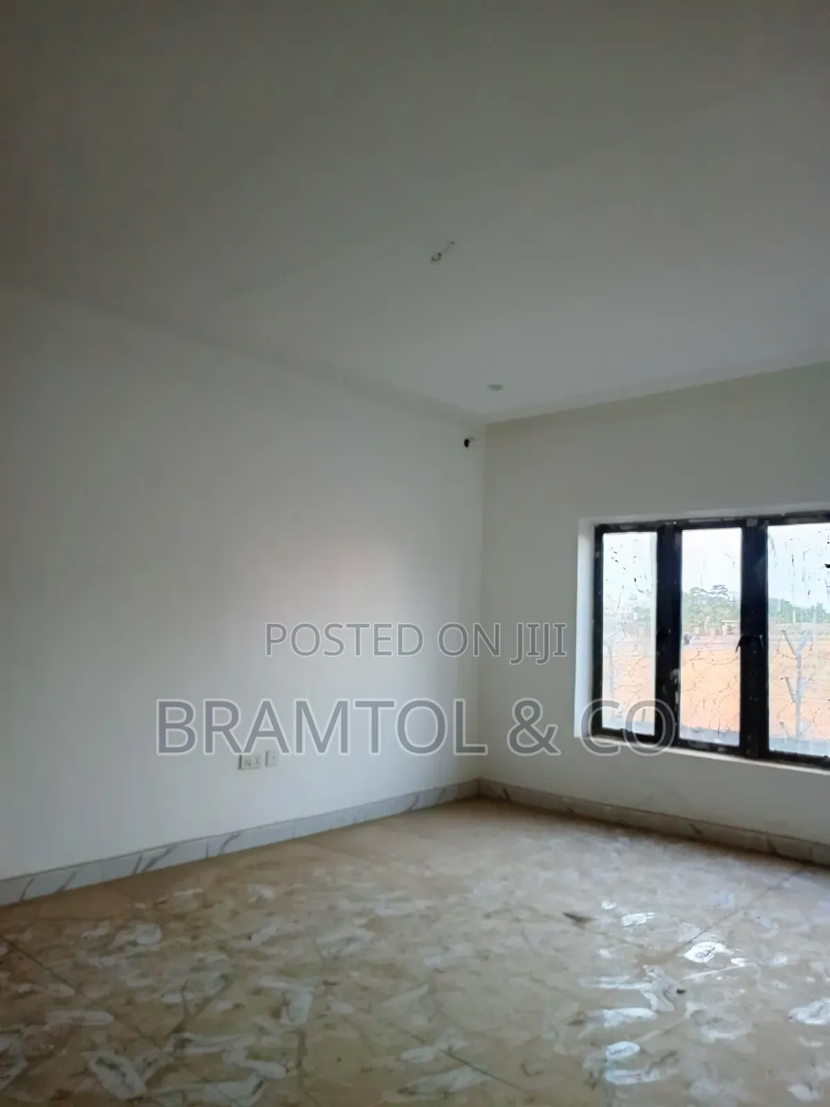 4bdrm Duplex in Zone 6 / Wuse for sale in Zone 6 / Wuse