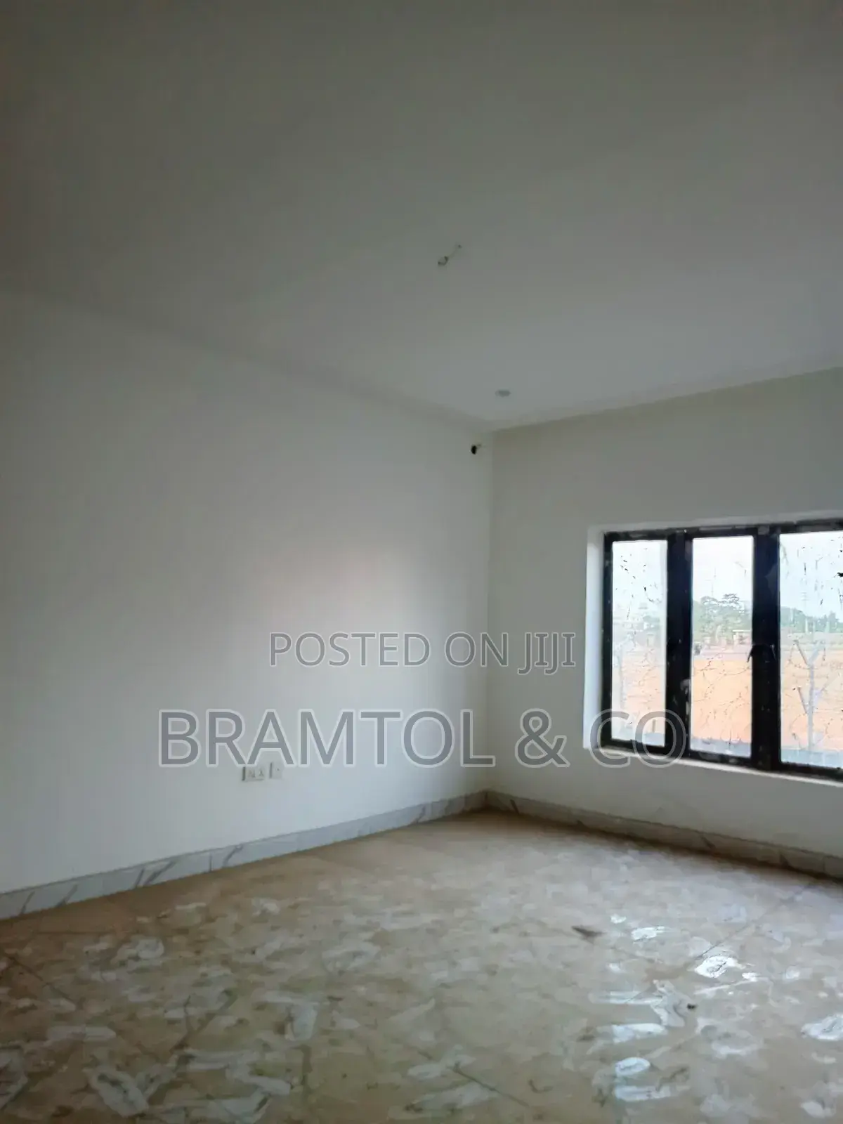 4bdrm Duplex in Zone 6 / Wuse for sale in Zone 6 / Wuse