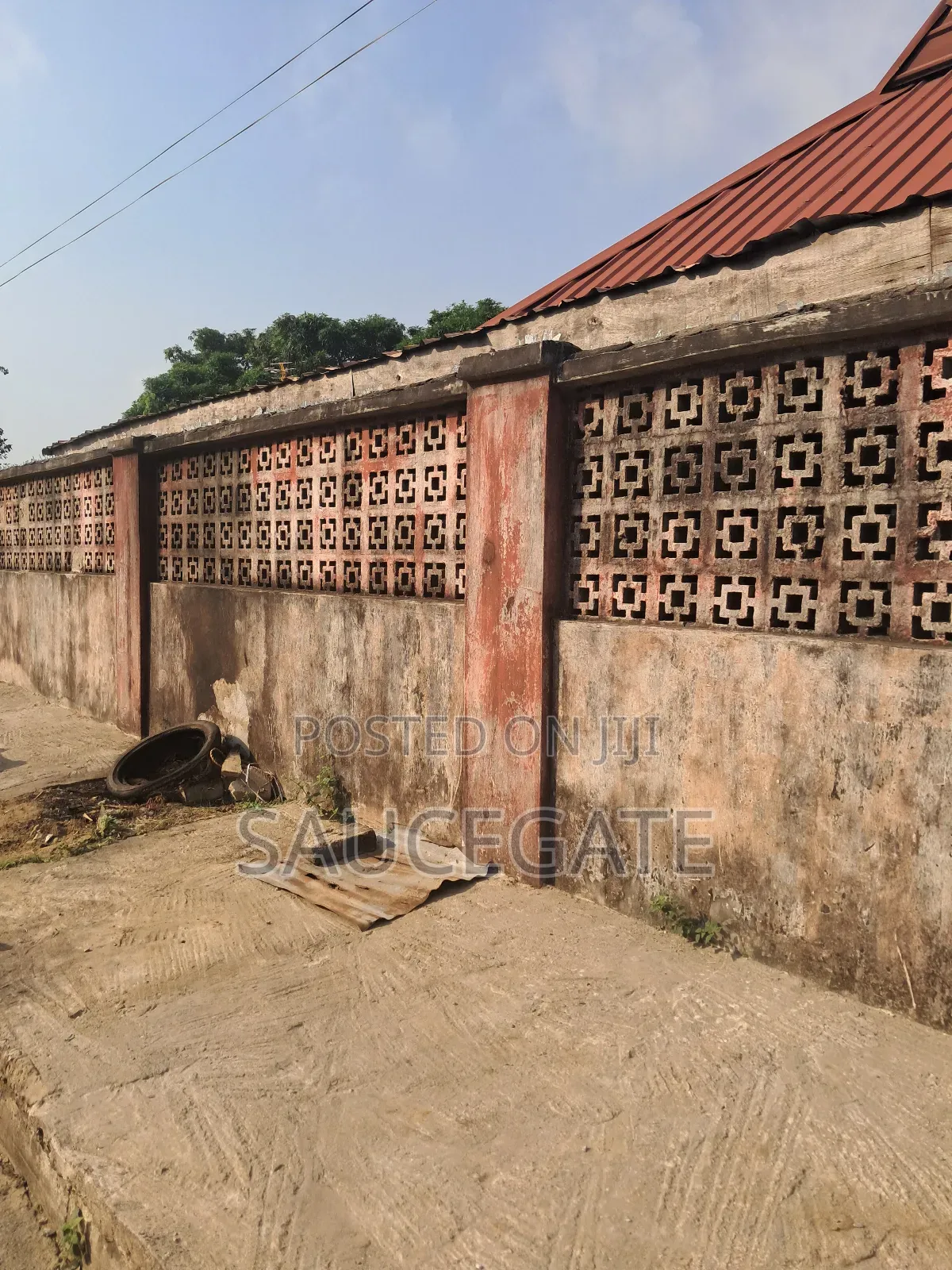 4bdrm Bungalow in Close Before Nitel, Satellite Town for sale in Satellite Town