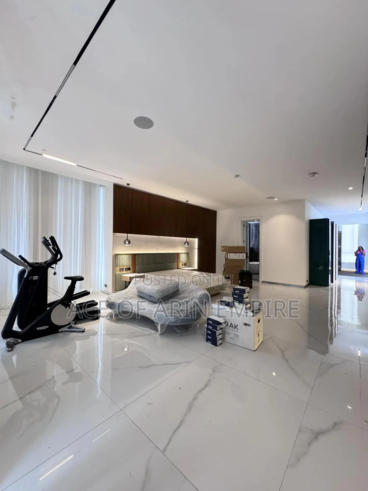 Furnished 5bdrm Duplex in Pinnock Estate, Osapa london for sale in Osapa london