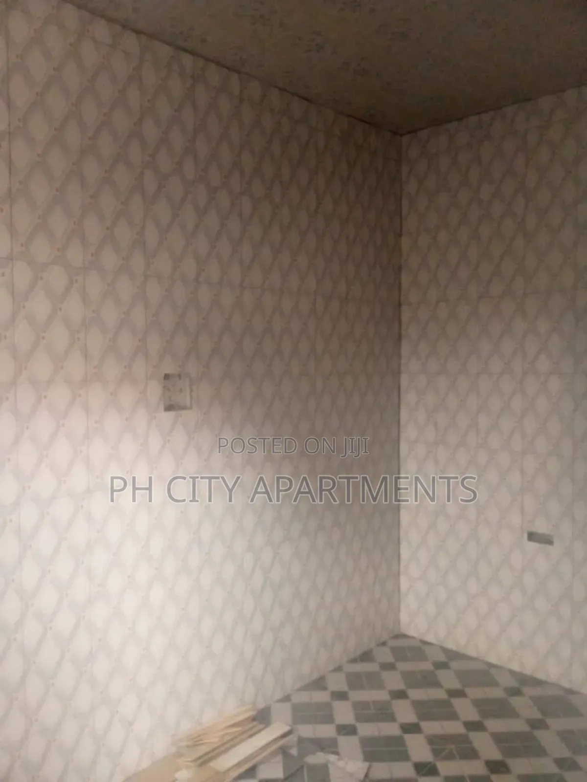 3bdrm Block of Flats in Rumolumeni for rent in Rumolumeni