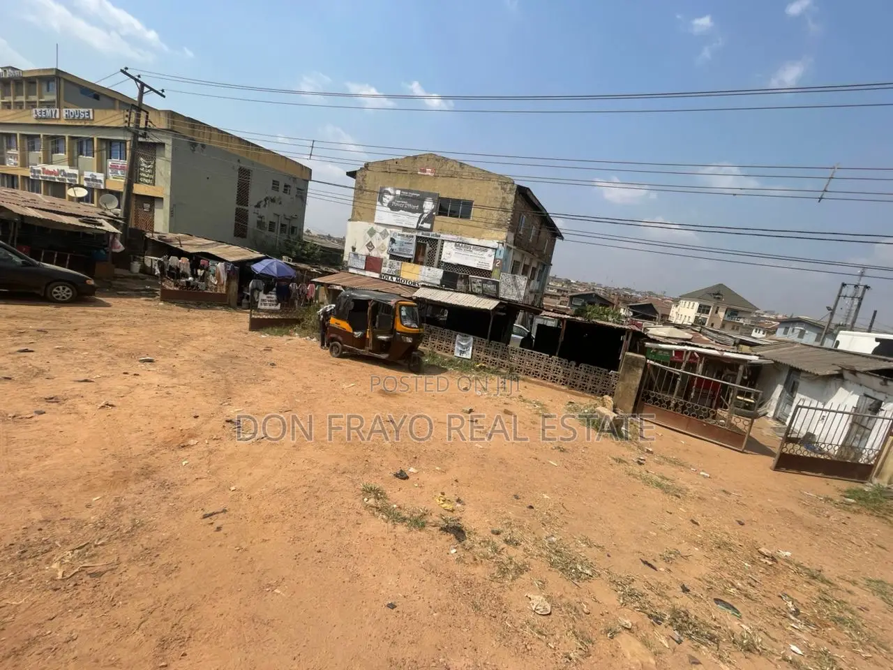 1500 SQM of Commercial Land for Sale at Main Molete Challenge Road in CHallenge / Ibadan
