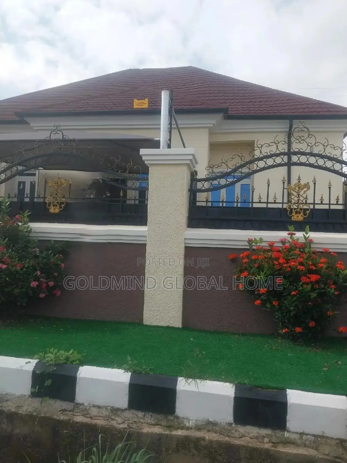 3bdrm Bungalow in Gwarinpa Extension, Life Camp for sale in Life Camp