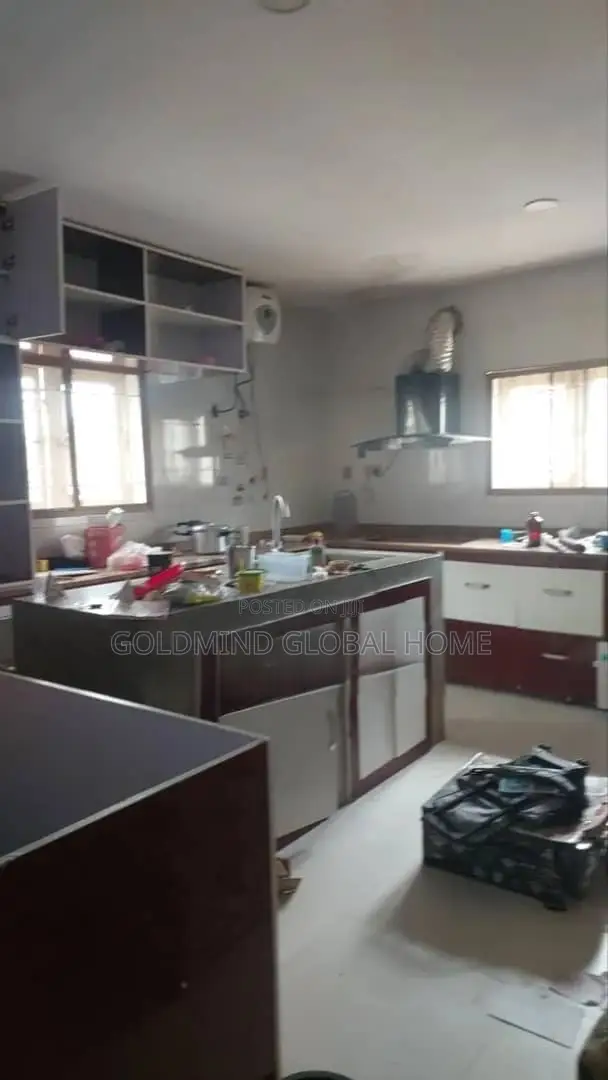 4bdrm Duplex in FHA for sale in FHA