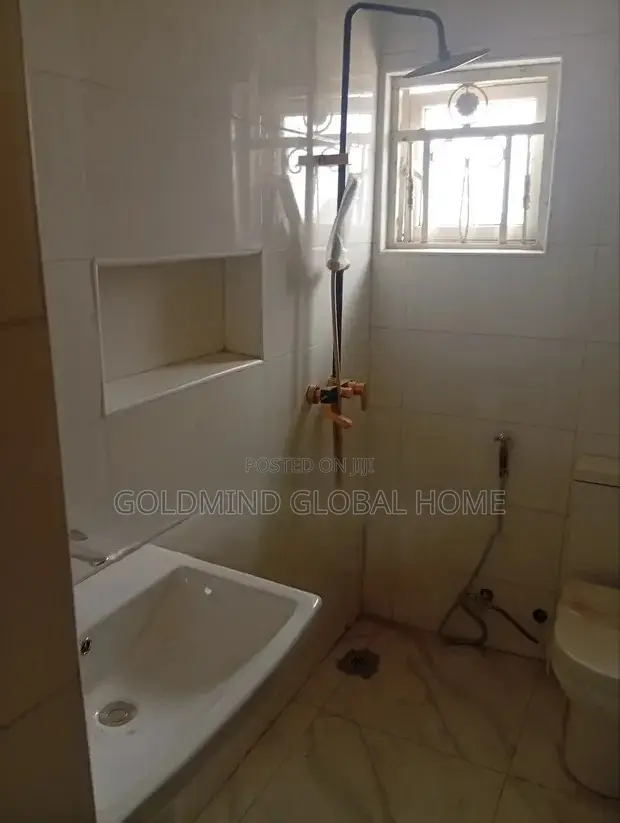 4bdrm Duplex in Lugbe for sale in Sabon Lugbe