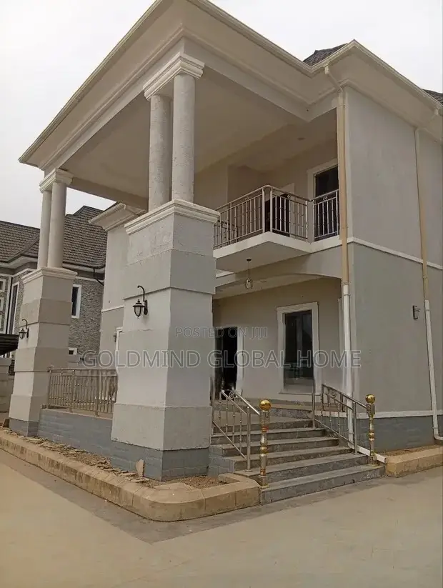 6bdrm Duplex in River Park Estate, FHA for sale in FHA