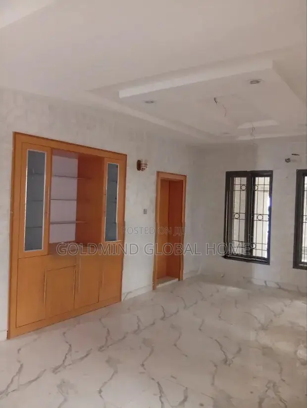 6bdrm Duplex in River Park Estate, FHA for sale in FHA
