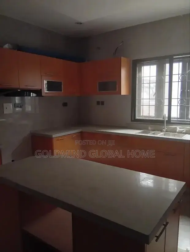 6bdrm Duplex in River Park Estate, FHA for sale in FHA