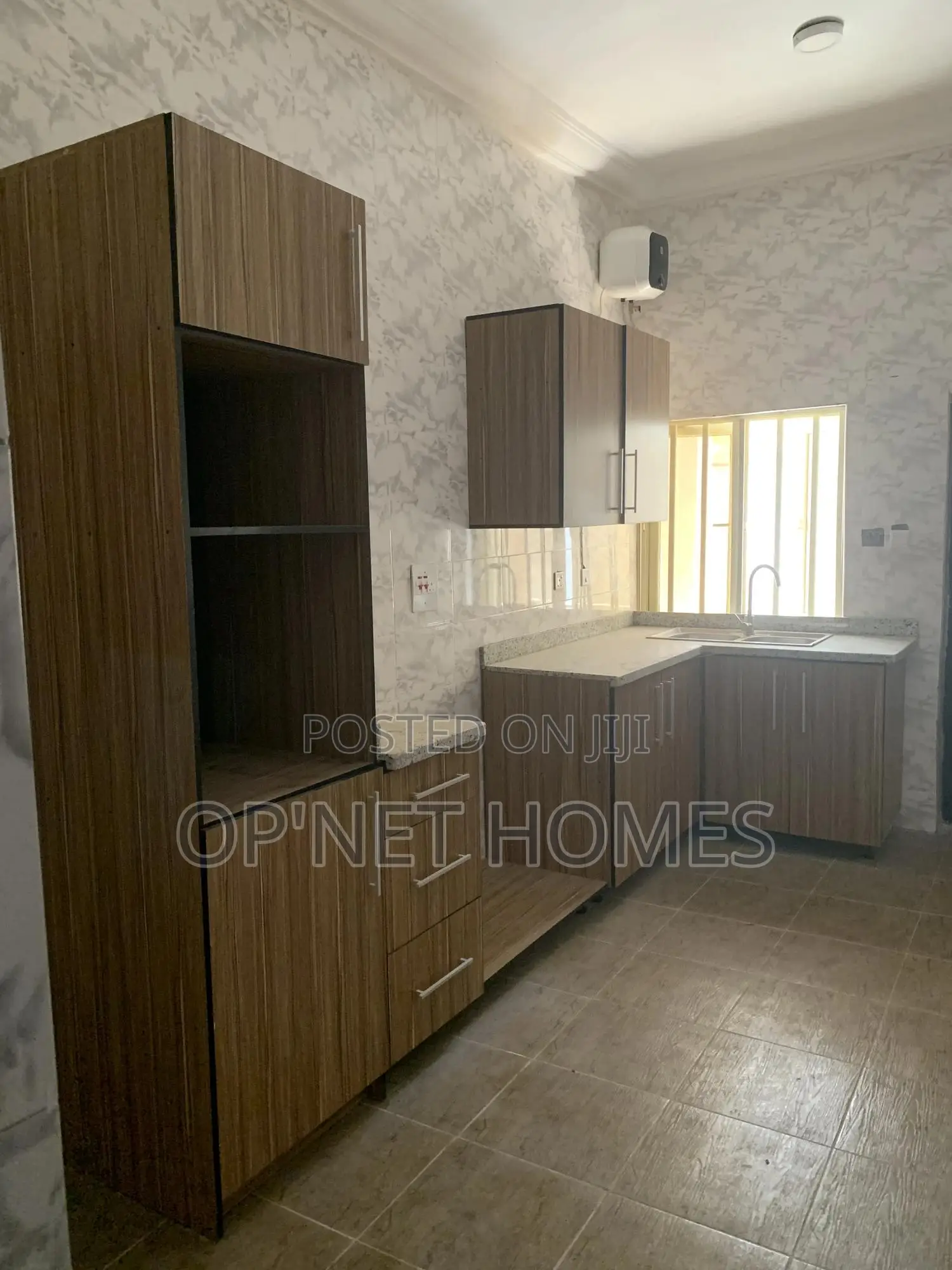 3bdrm Apartment in Bridge Gate Estate, Lekki for rent in Lekki