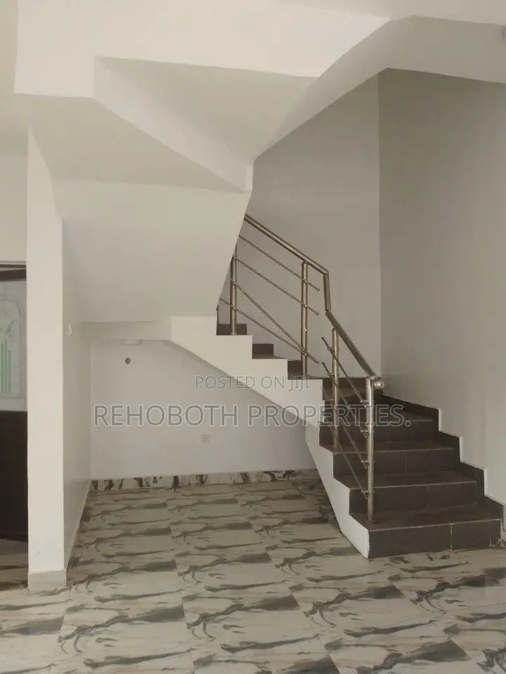 2bdrm Duplex in Airforce Base, Akobo for rent in Akobo