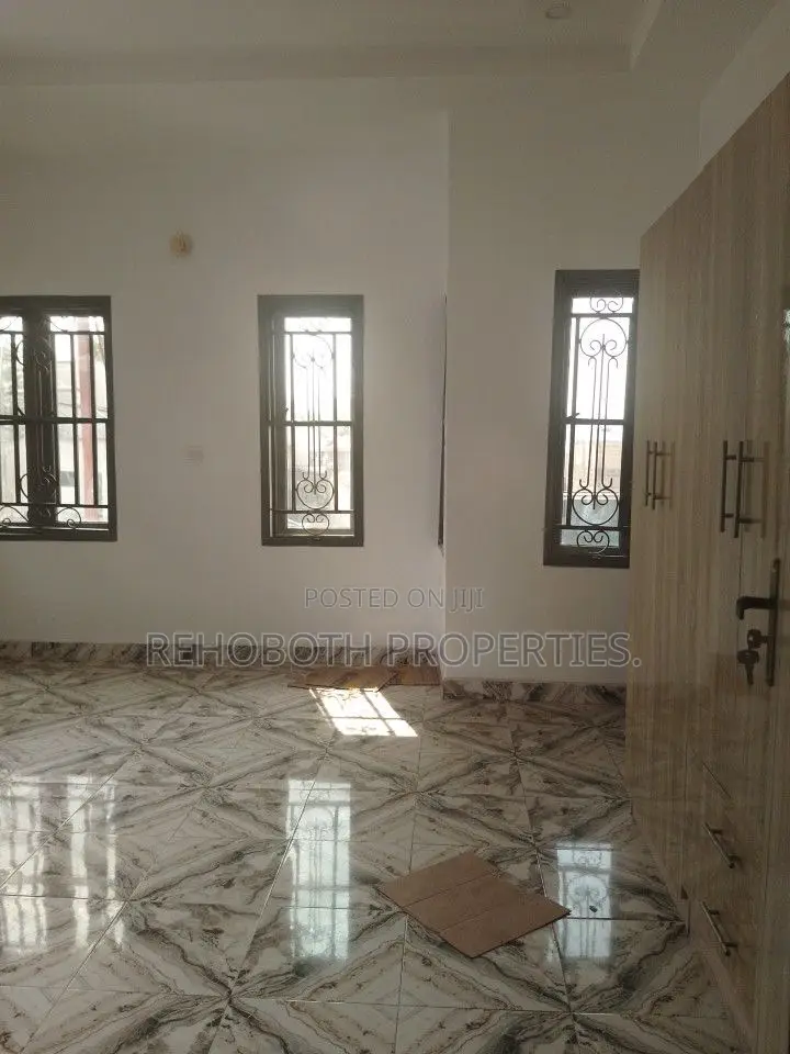2bdrm Duplex in Airforce Base, Akobo for rent in Akobo