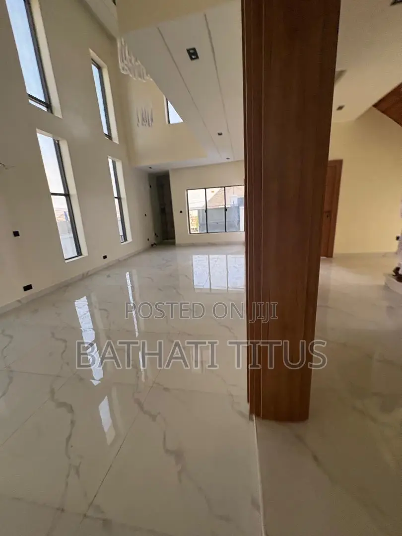 4bdrm Duplex in Bunkoro for sale in Bunkoro