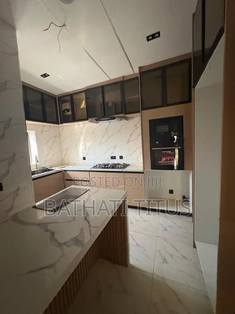 4bdrm Duplex in Bunkoro for sale in Bunkoro