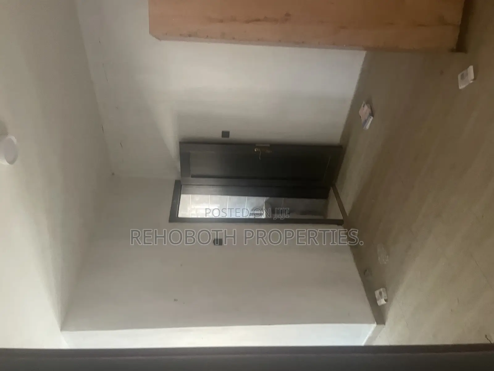 4bdrm Duplex in Jericho for rent in Jericho