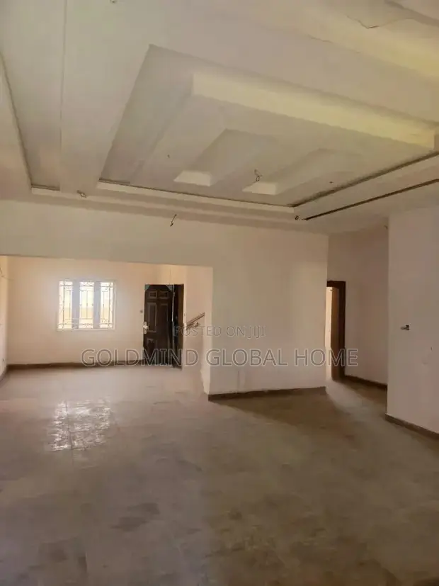 5bdrm Penthouse in Lugbe, FHA for sale in FHA
