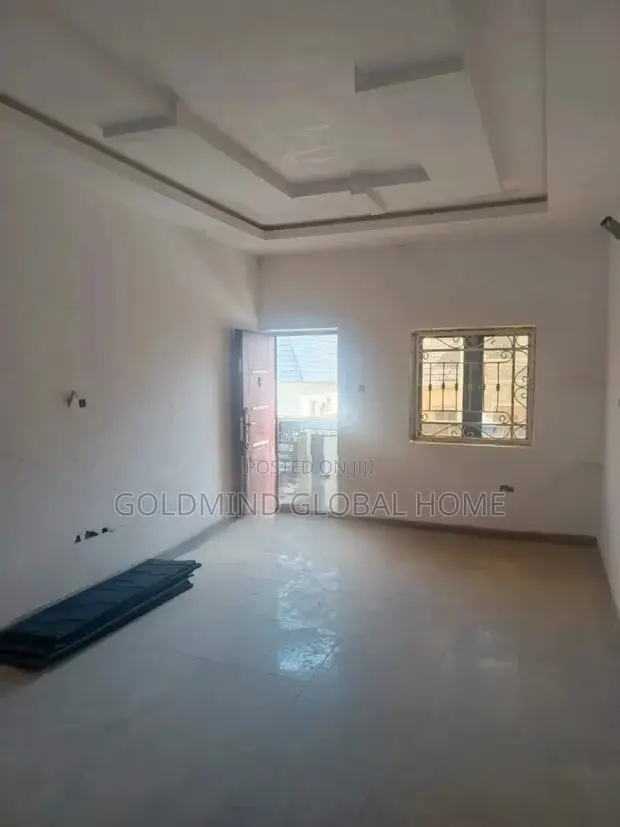 5bdrm Penthouse in Lugbe, FHA for sale in FHA