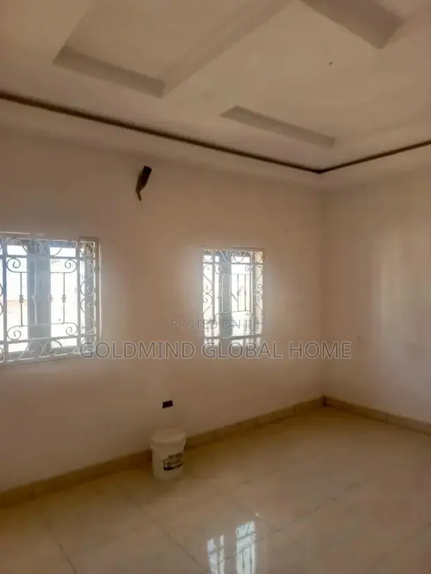 5bdrm Penthouse in Lugbe, FHA for sale in FHA