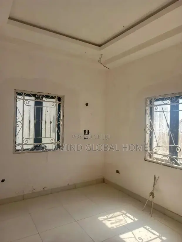5bdrm Penthouse in Lugbe, FHA for sale in FHA
