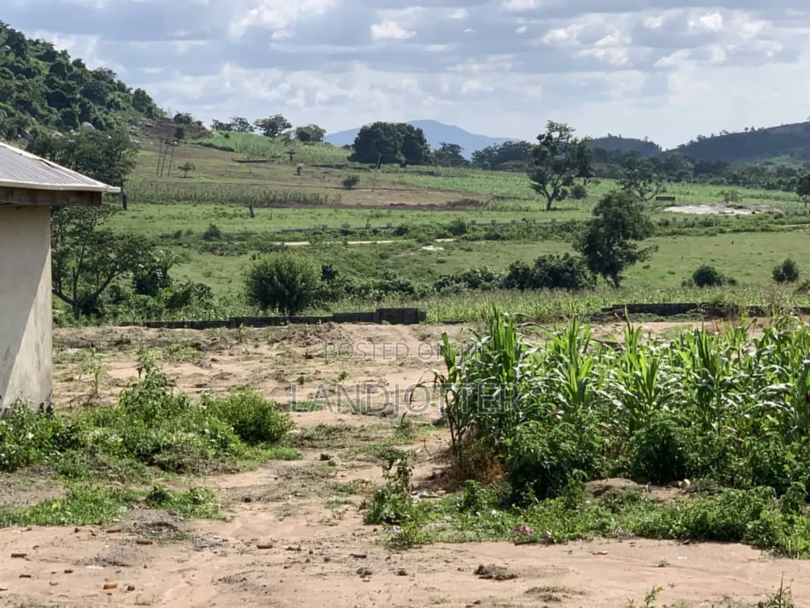 Guzape Main 400sqm in Guzape District