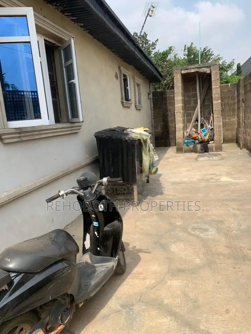 3bdrm Bungalow in Kasumu, Akala Express for sale in Akala Express