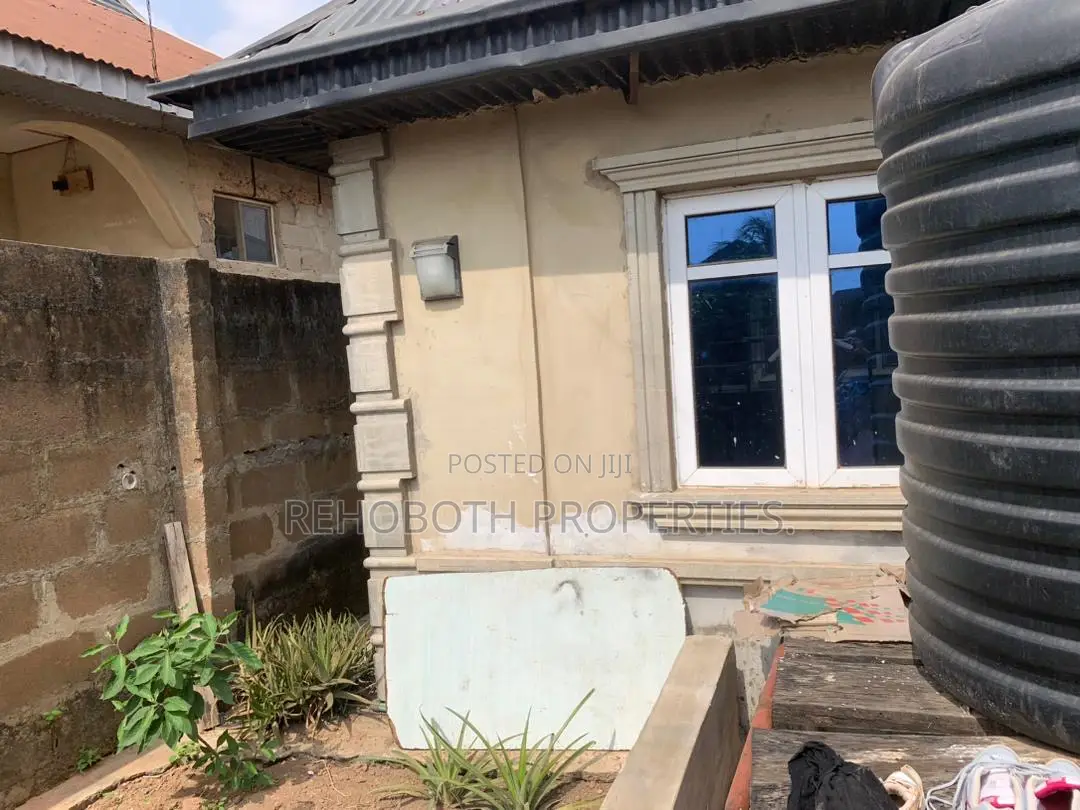 3bdrm Bungalow in Kasumu, Akala Express for sale in Akala Express