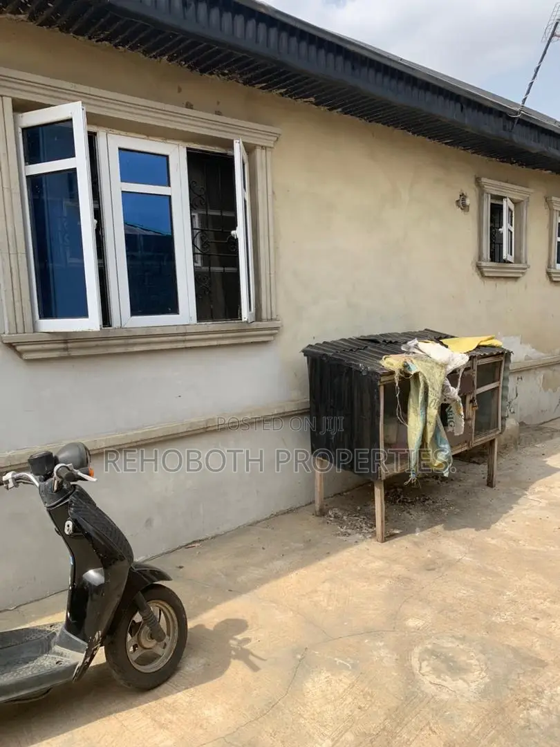 3bdrm Bungalow in Kasumu, Akala Express for sale in Akala Express