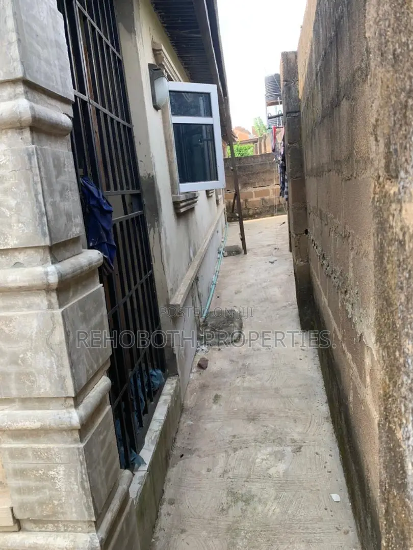 3bdrm Bungalow in Kasumu, Akala Express for sale in Akala Express