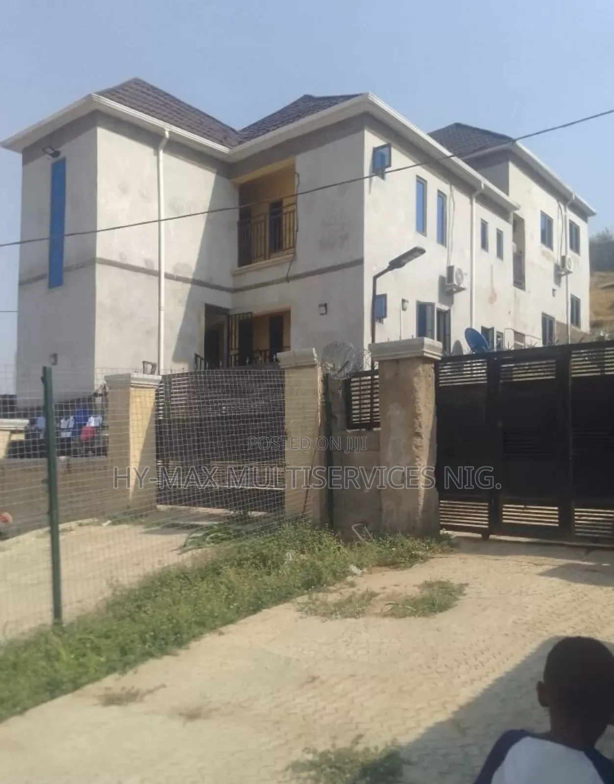 8bdrm Block of Flats in Ushafa for sale in Ushafa