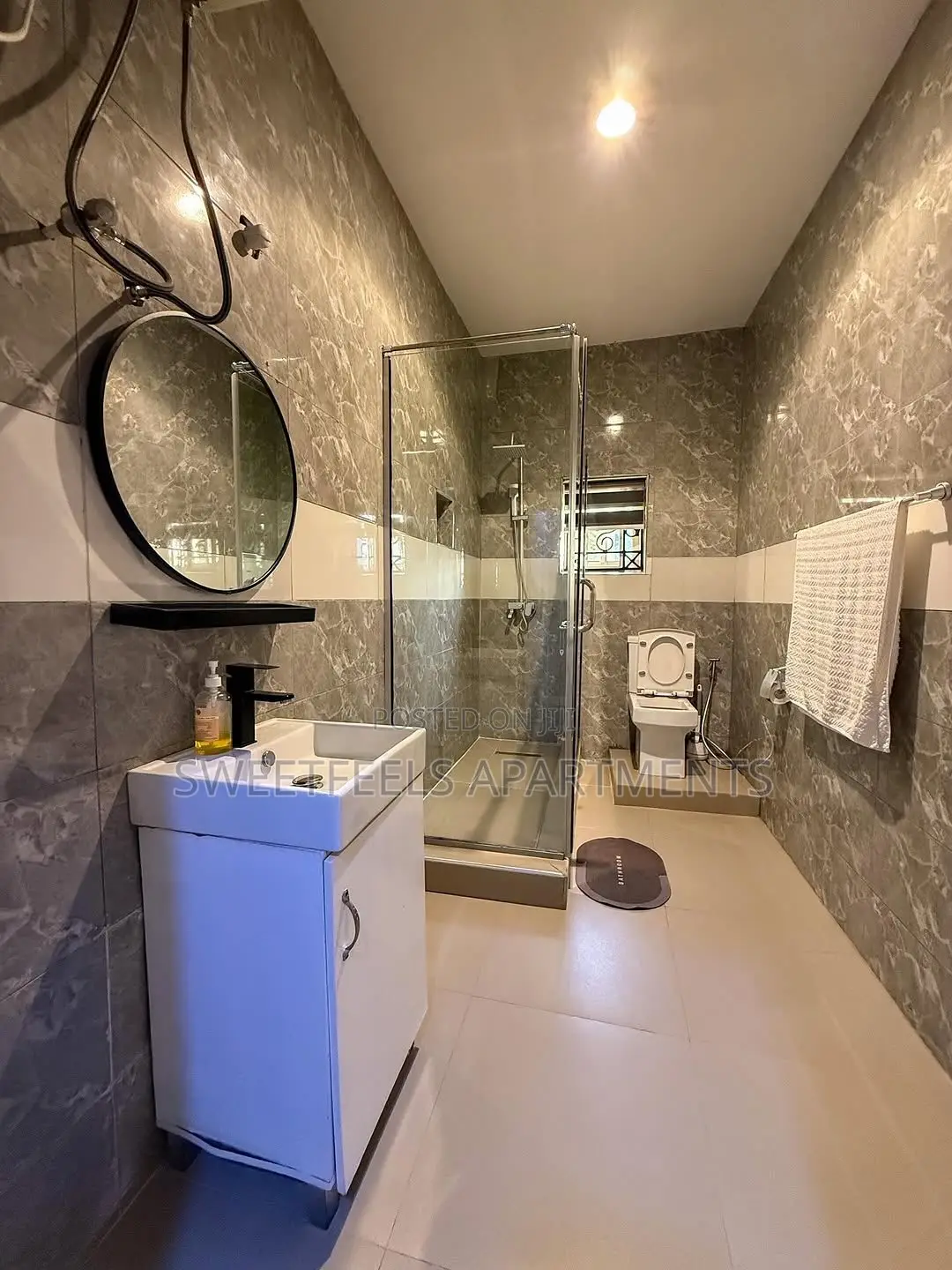 2 Bedroom Cozy Apartment With Private Cinema in Banana Island