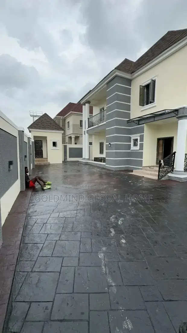 4bdrm Duplex in Lugbe, FHA for sale in FHA