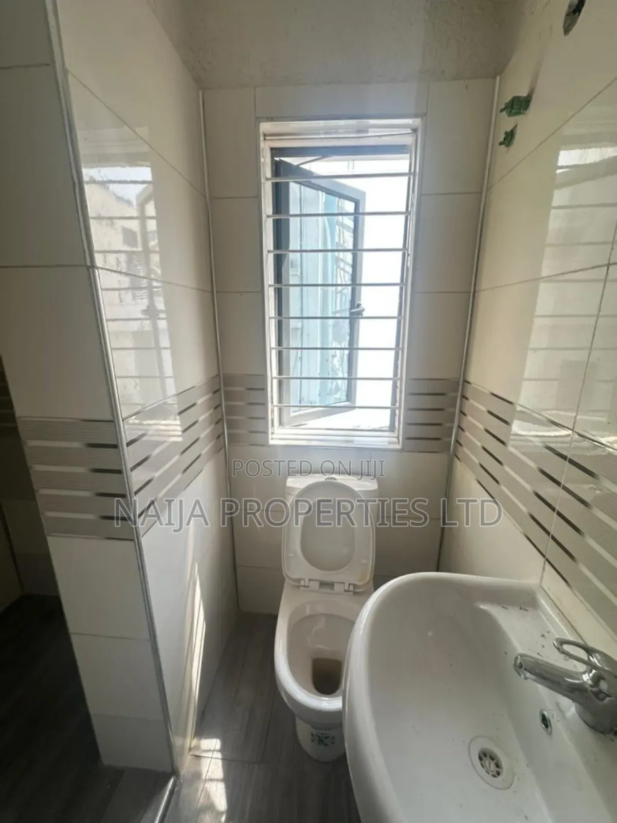 Mini Flat in Lekki Phase 1 Right for rent in Lekki Phase 1