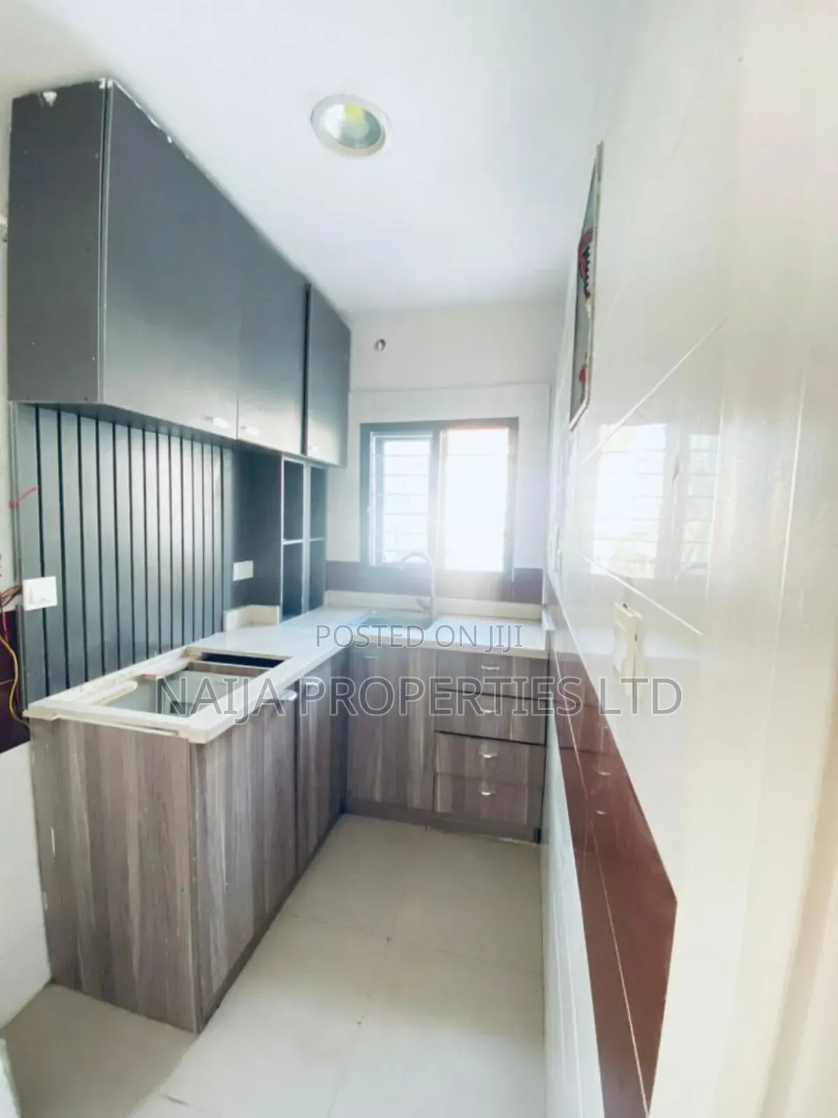 Mini Flat in Lekki Phase 1 Right for rent in Lekki Phase 1