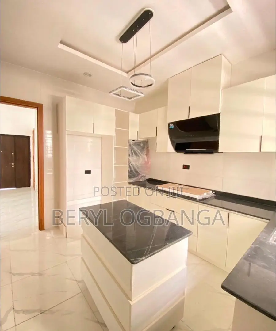 4bdrm Duplex in Lekki Phase 2 for rent in Lekki Phase 2