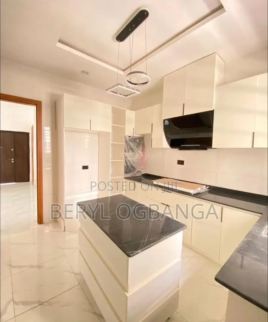 4bdrm Duplex in Lekki Phase 2 for rent in Lekki Phase 2