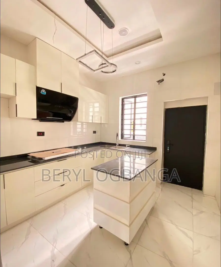 4bdrm Duplex in Lekki Phase 2 for rent in Lekki Phase 2